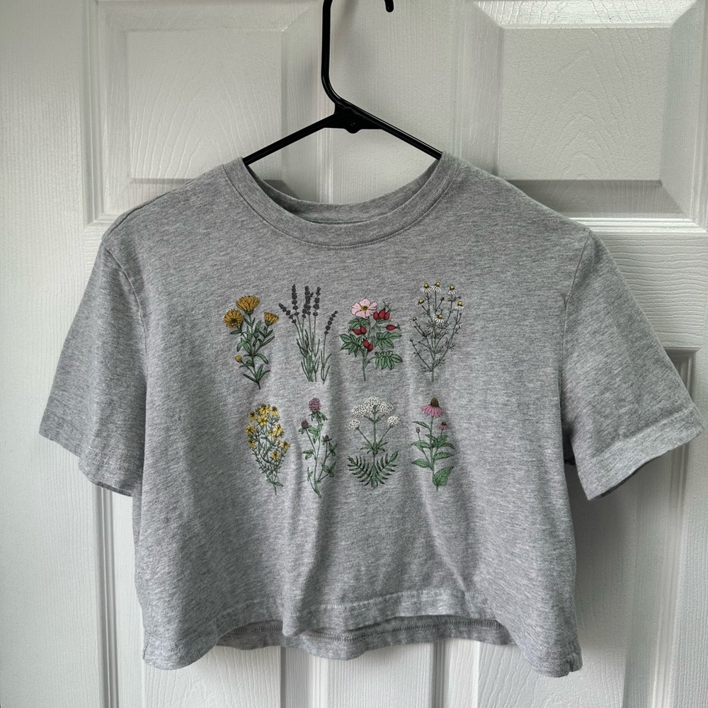 Close Floral Crop Top